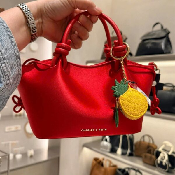 Túi đỏ C.N.K